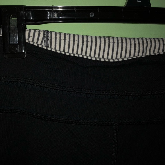 Lululemon black yoga pants - Picture 3 of 4